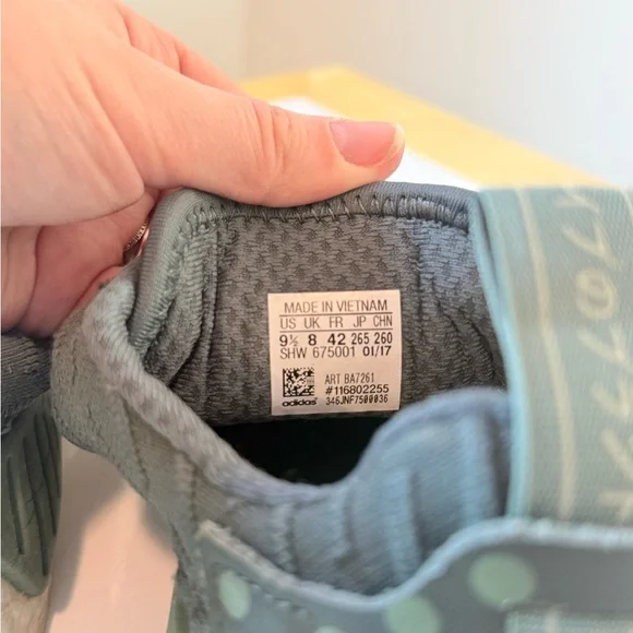 Adidas NMD R2 Boost Utility Green Women’s Size 9.5 Sneakers BA7261 - Picture 5 of 8